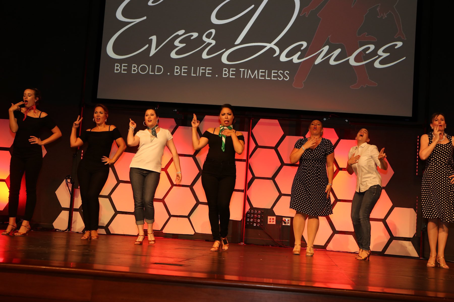 everdance0603171103.jpg